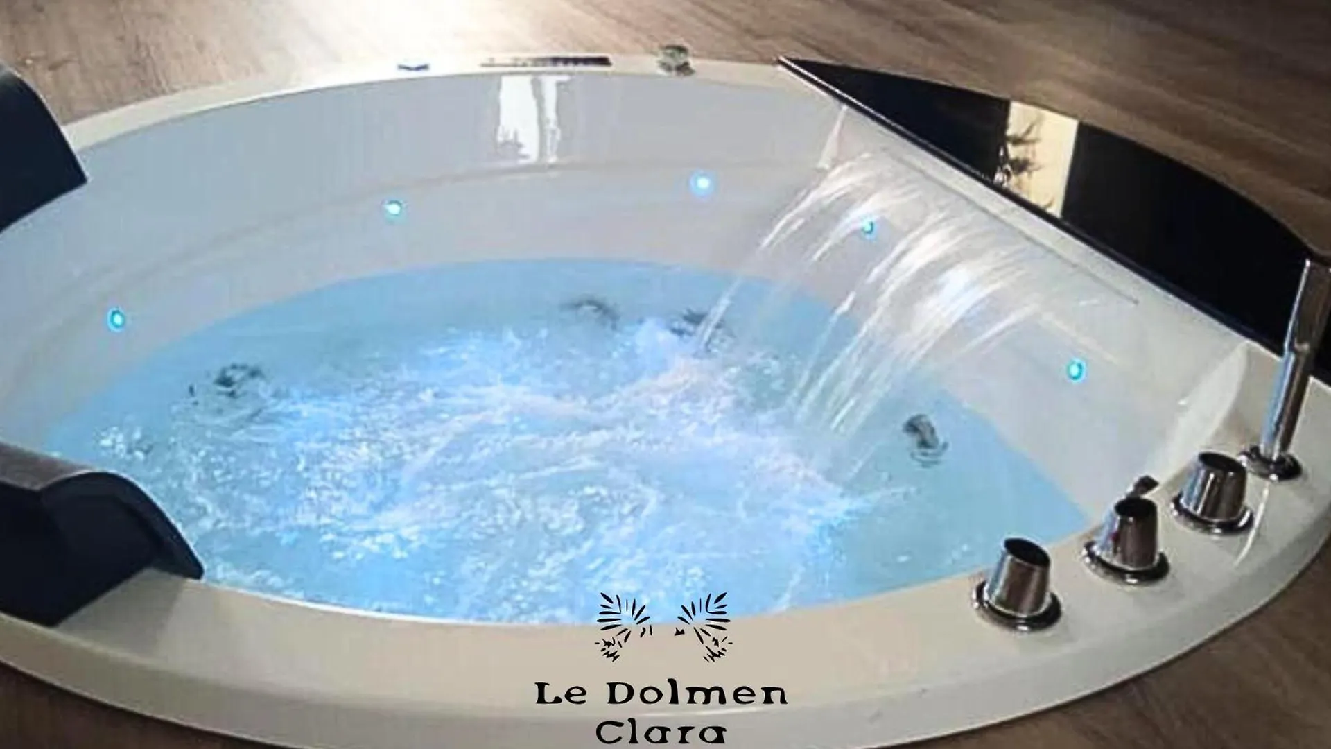 La Casa Du Dolmen Clara, Balneo Privee, Entre Terre Et Mer Plounévez-Lochrist 5*,  프랑스